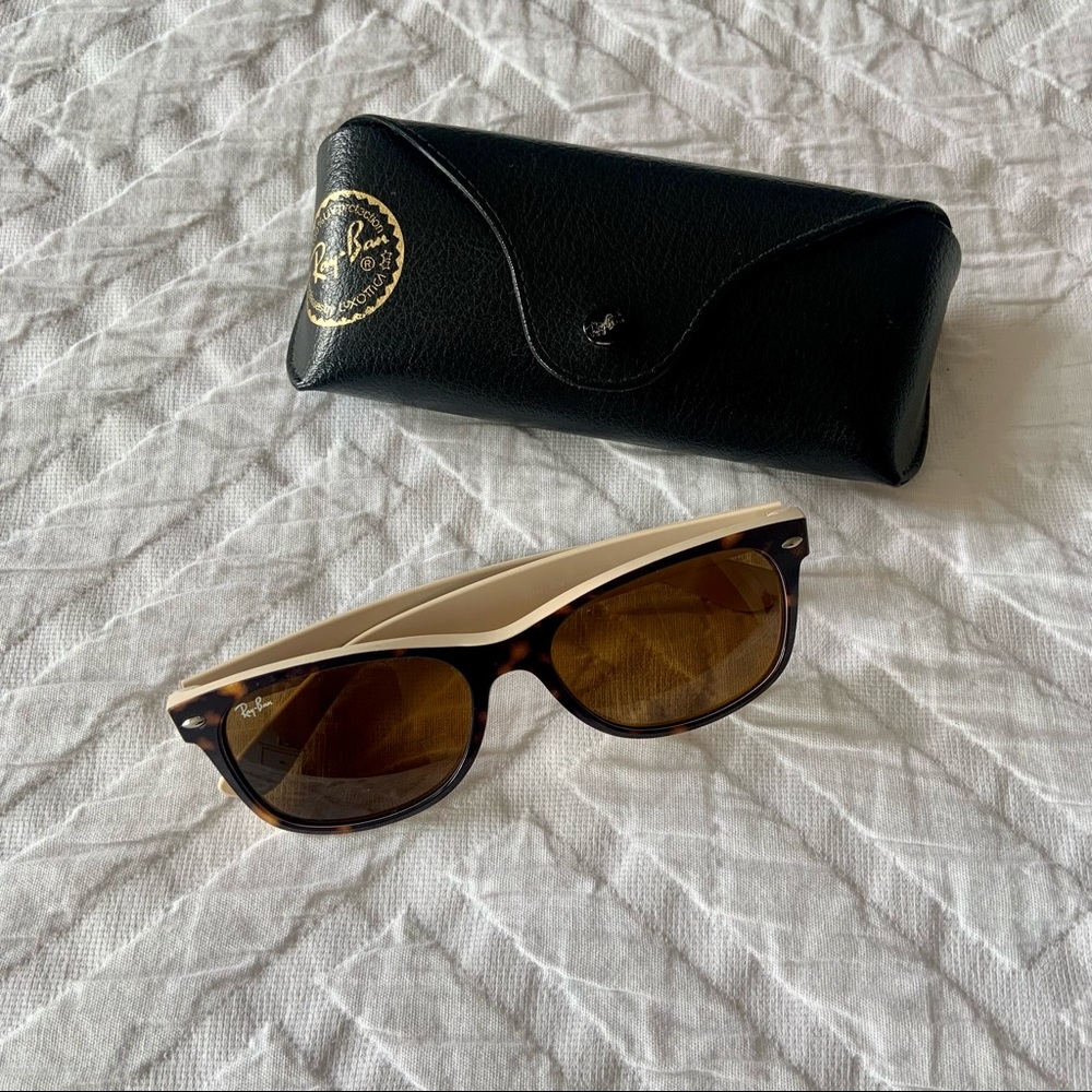 Two-tone Ray Ban Wayfarers!